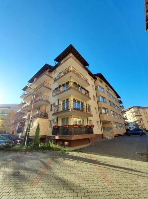 Spacious Flat, With Free Parking & Air Conditioning Floresti  Exterior photo